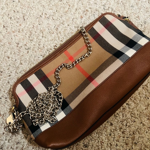 BURBERRY ABINGDON BROWN LEATHER
HOUSE CHECK CANVAS CROSSBODY CHAIN
CLUTCH BAG - Picture 3 of 4